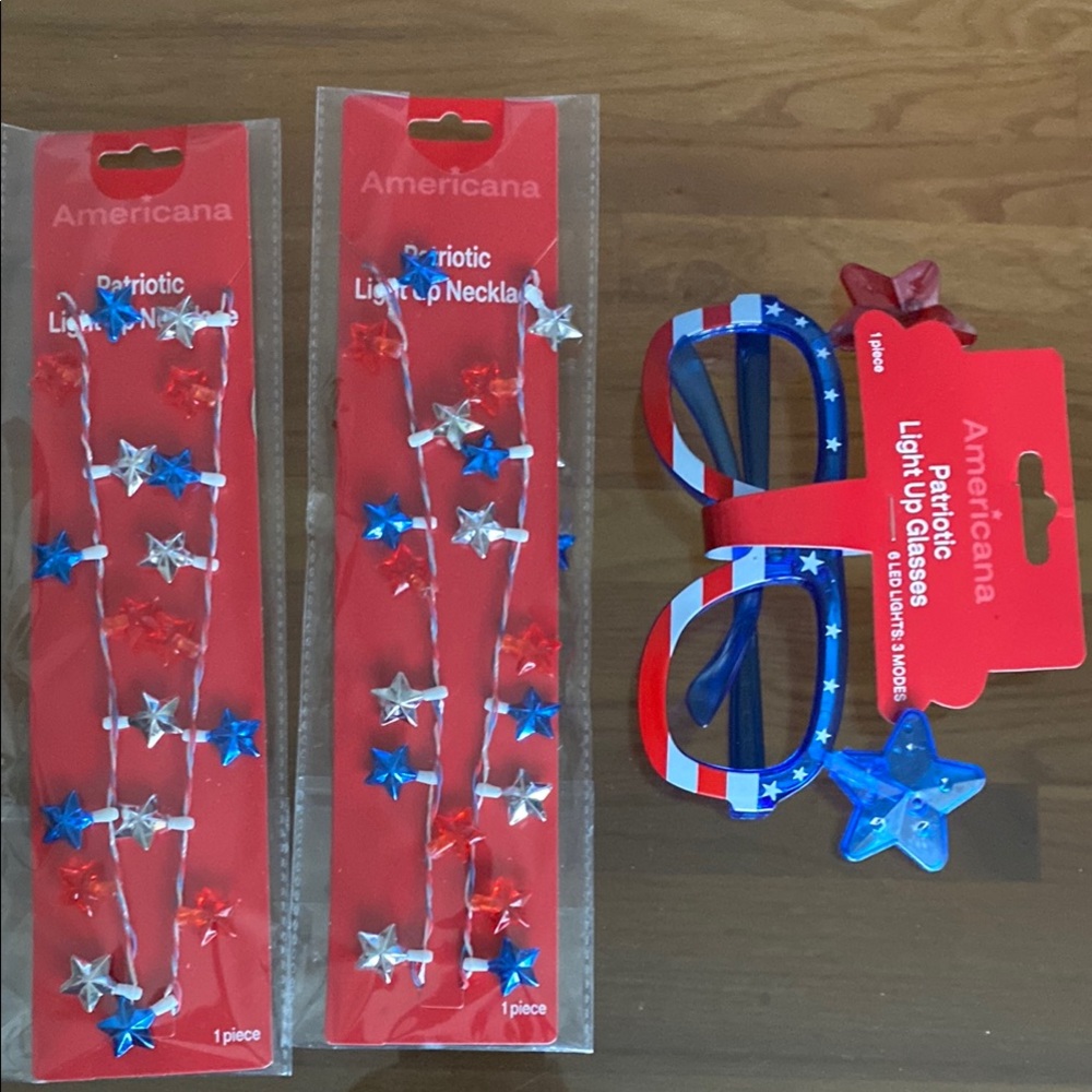 Patriotic Light-Up Necklace and Glasses Set